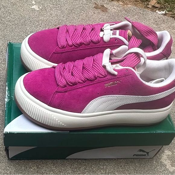 Pumas - Picture 2 of 3